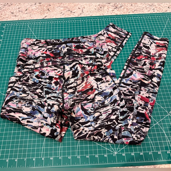 Lululemon Athletics Leggings Abstract Print Full Length Size 8 Athletic Yoga - Picture 4 of 9